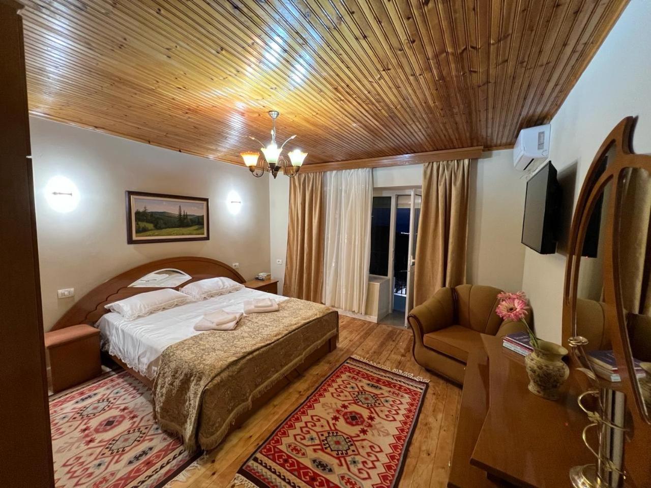 Garden Villa Guni Krujë Dış mekan fotoğraf