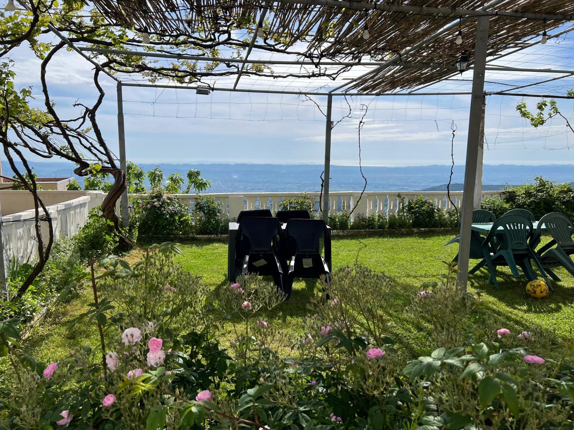 Garden Villa Guni Krujë Dış mekan fotoğraf