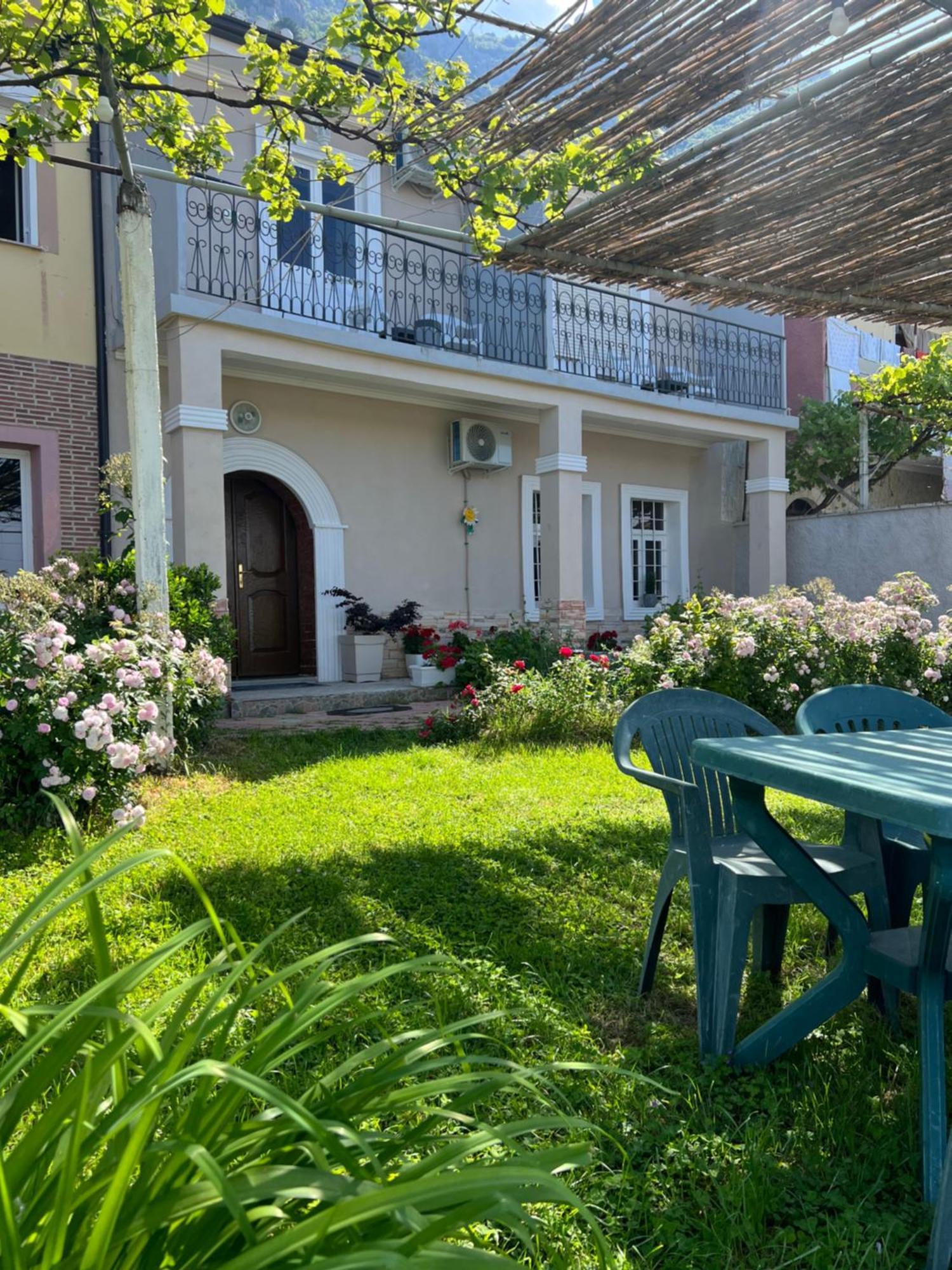 Garden Villa Guni Krujë Dış mekan fotoğraf